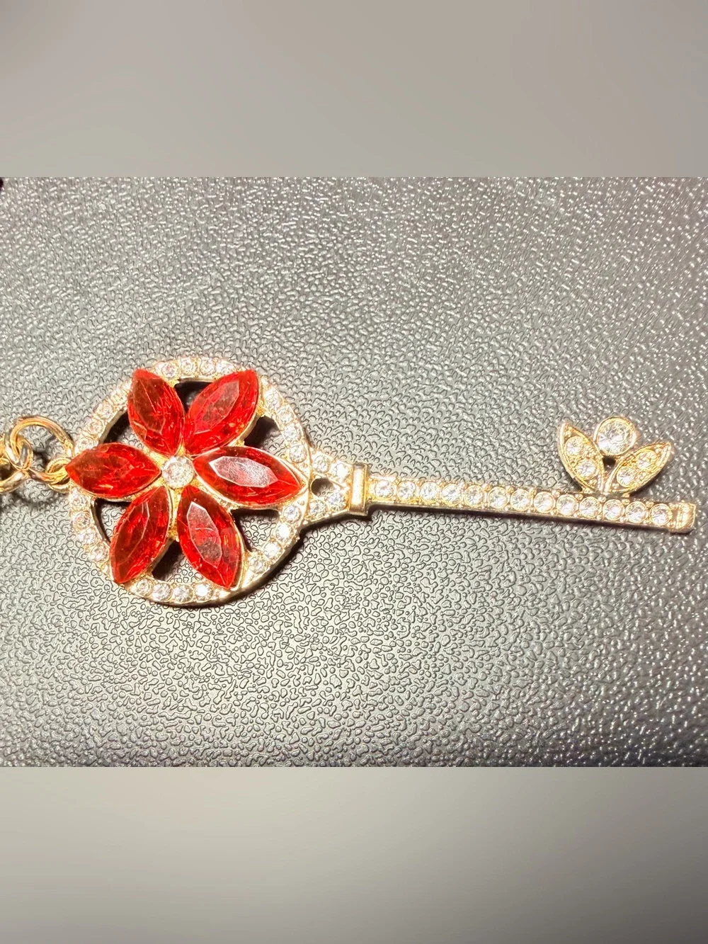 ✨Handmade✨Gold-Tone Red Floral Crystal Keychain Bag Charm